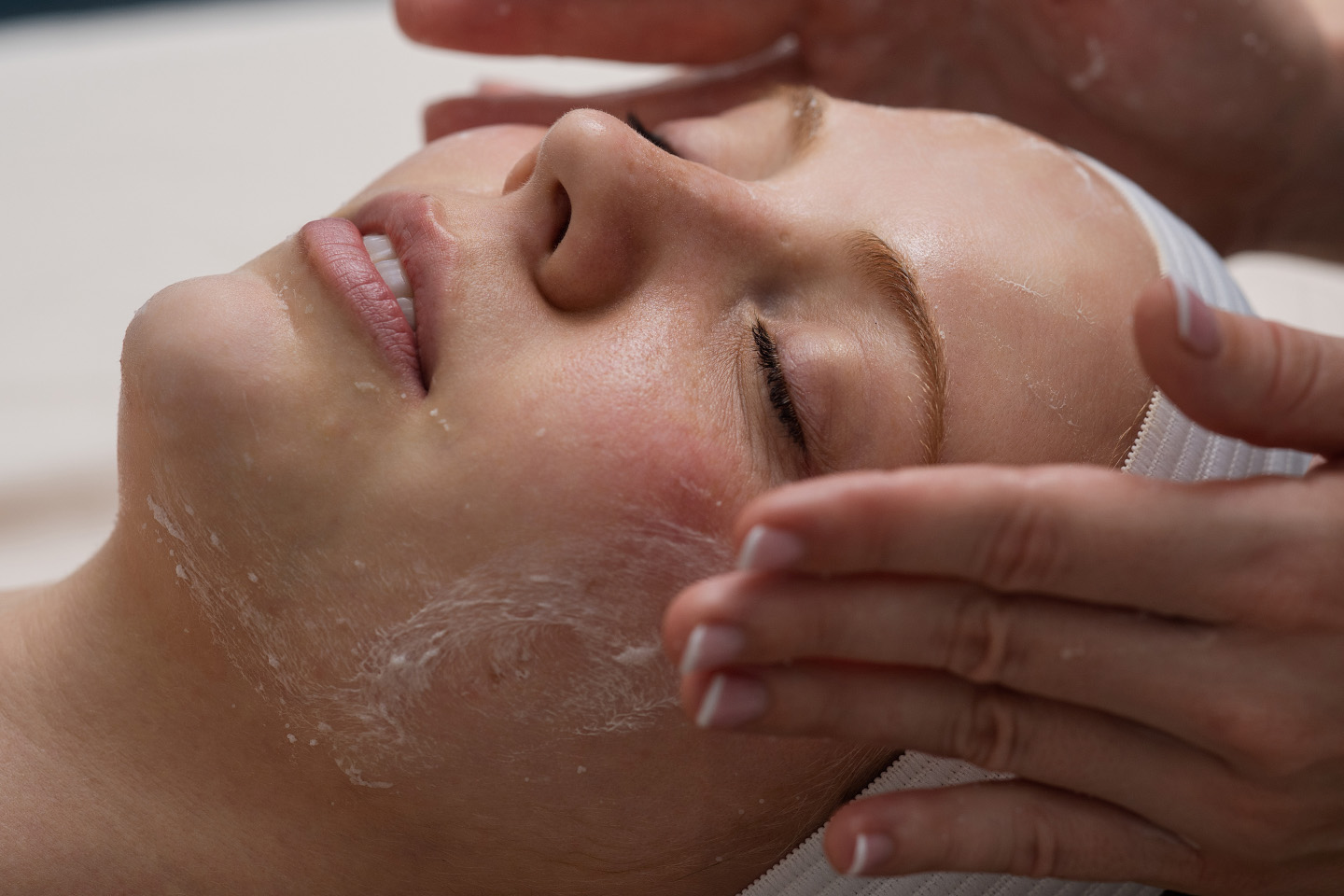 Återfuktande Hydrafacialbehandling med Janssen Cosmetics i Järfälla