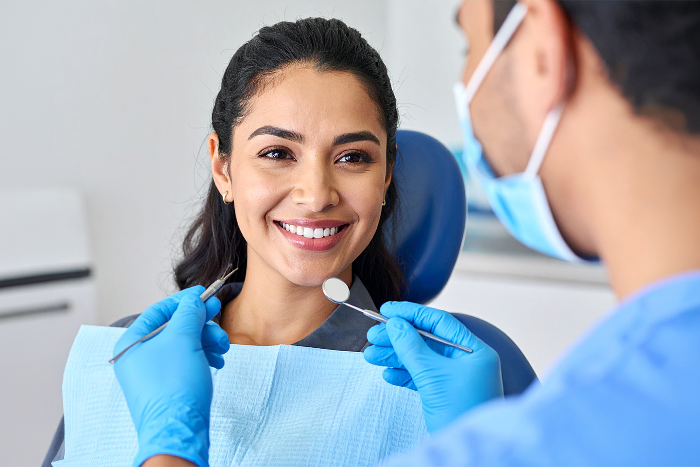 Full undersøkelse + Fylling av opptil 3 hull hos Rosenhoff Tannklinikk