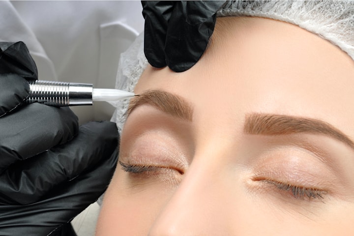 Permanenta ögonbryn med nano-dust inkl. konsultation