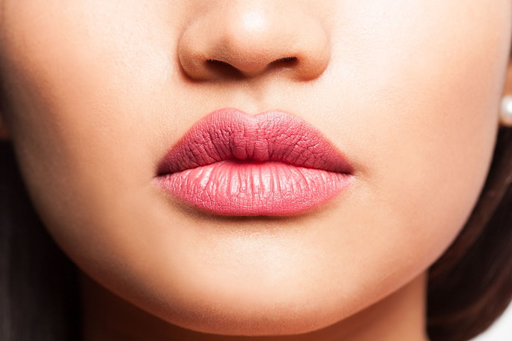Permanent makeup läppar eller ögonbryn hos Salong Ma Jolie