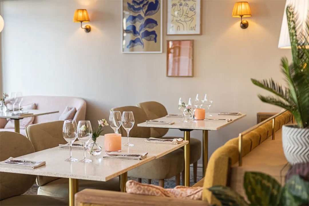 För 2: Boende, frukost och 2-rätters middag hos Elite Hotell Mårtenson