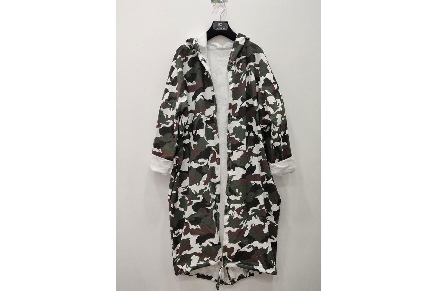 Lång hoodie med camouflagemönster (11 av 12)
