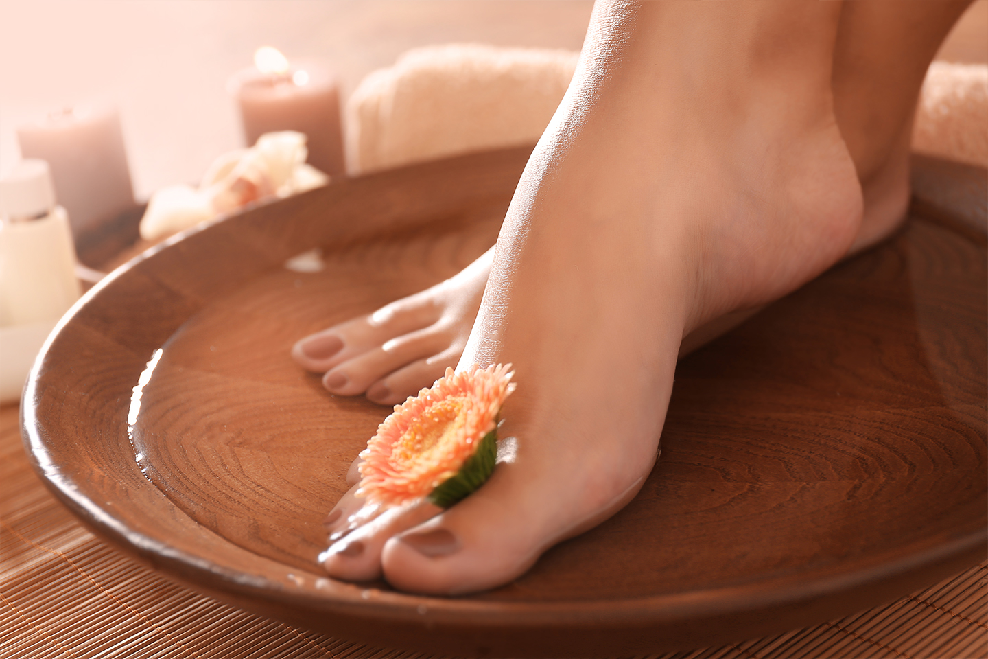 Spa pedikyr med fotmassasje hos Pari's Beauty Clinic i Sandvika