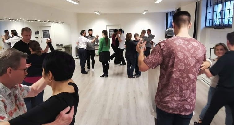1 timmes privatlektion i tango hos Tango Academy, Stockholm (3 av 4)