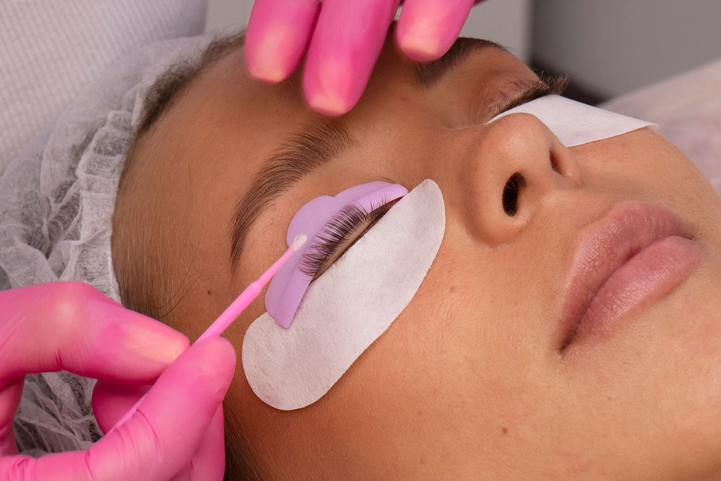 Korean Lash lift eller Brow lift hos BetterFeel på Odenplan