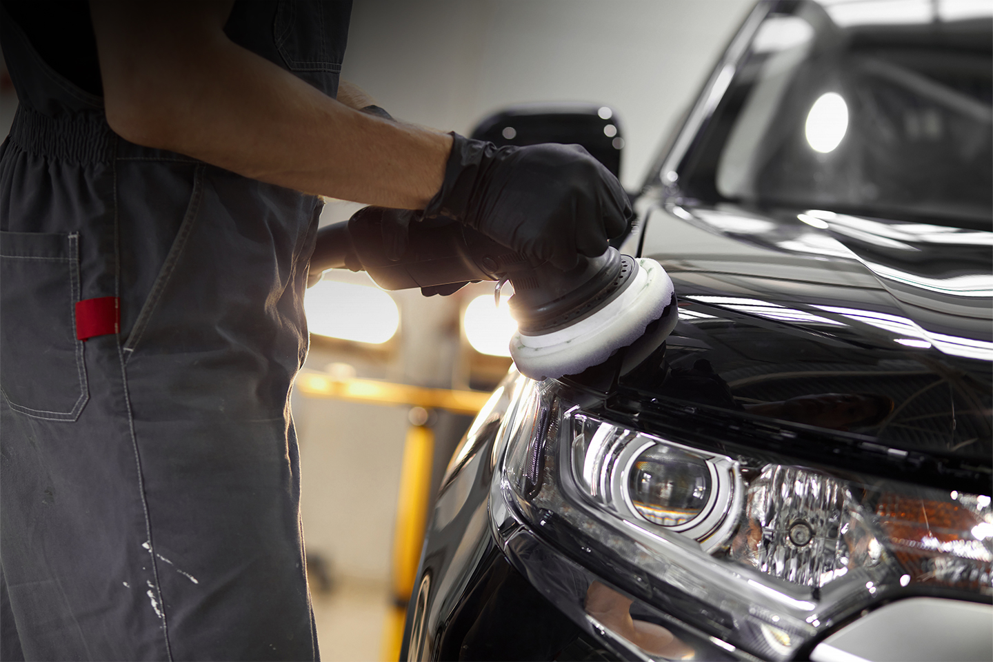 Polering og vask av bilen hos Nordic Shine Auto