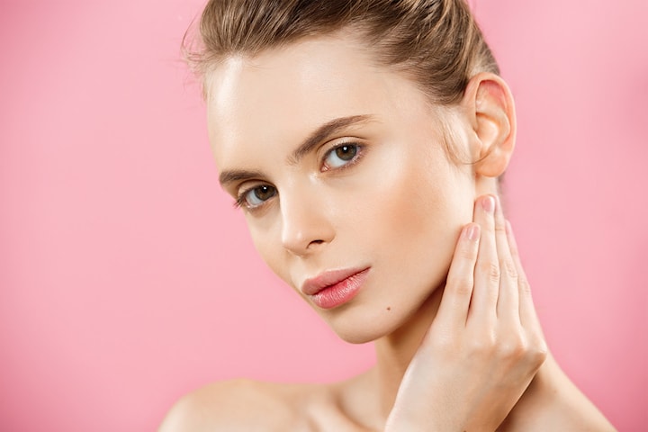 Gi ansiktet og halsen et løft med høy intensiv fokusert ultralyd (HIFU) hos Kosmetisk Lege