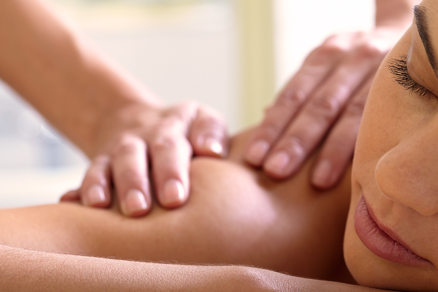 Djupgående massage 30 eller 60 minuter hos Zenko vid Avenyn