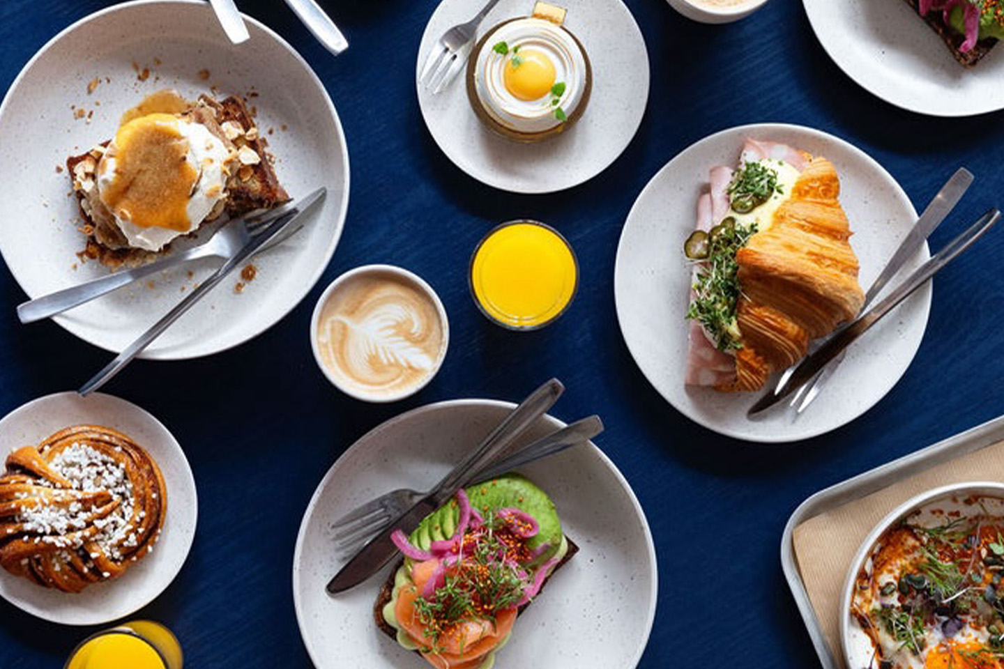 Frukost eller Lunch hos MR Cake vid Stenpiren