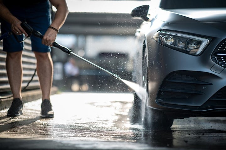 Ut- och invändig bildtvätt hos Elit bilhandtvätt