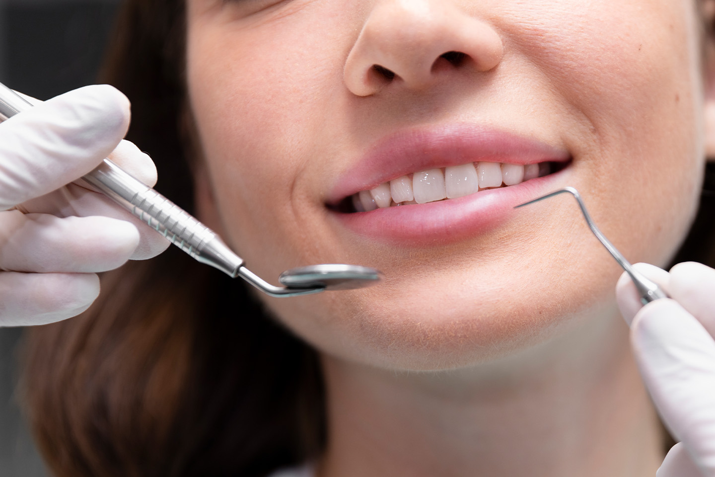 Komplett tandundersökning hos leg. tandläkare nära Stampen