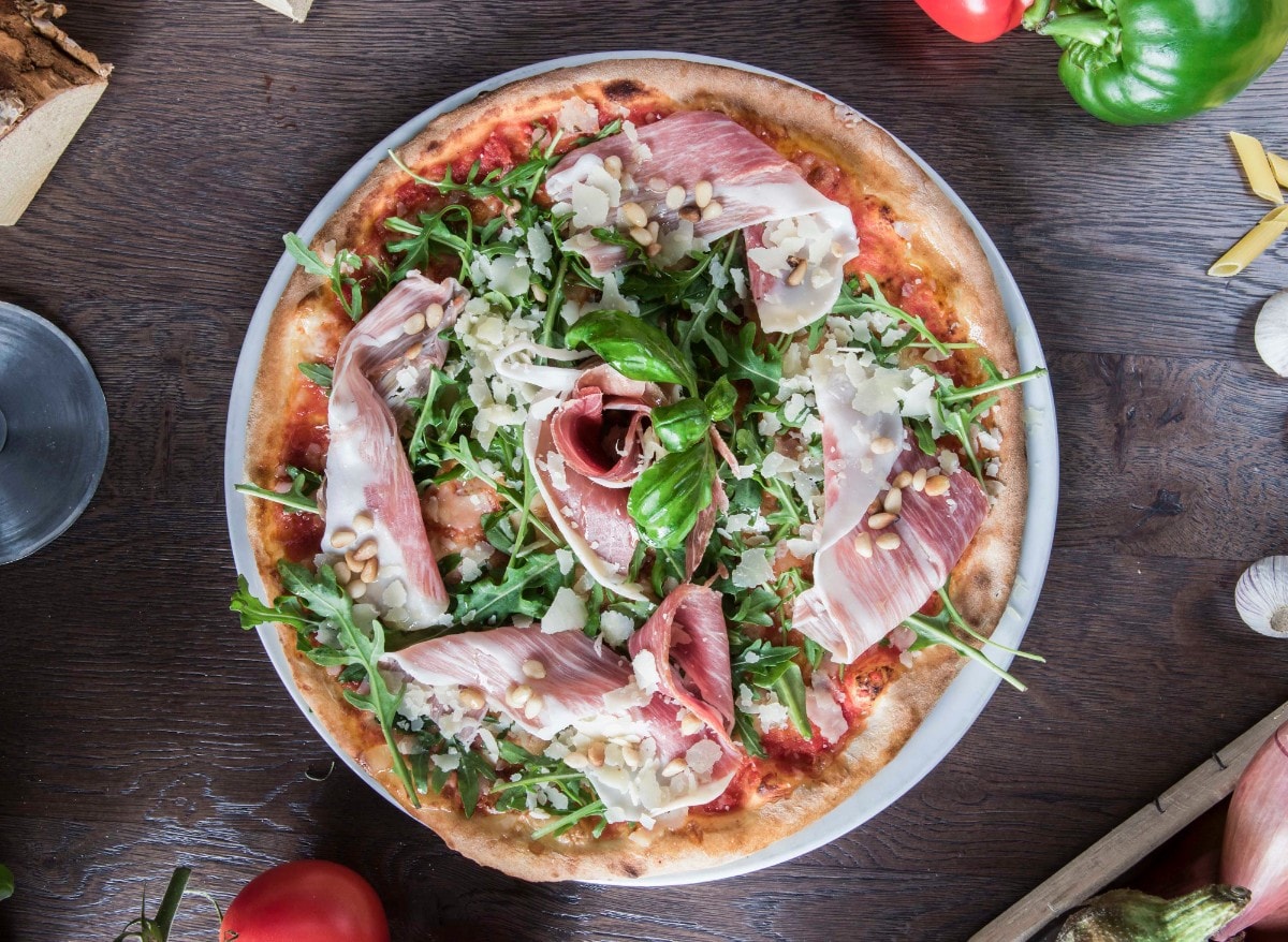 En italiensk smaksopplevelse hos Il Parmigiano - stor pizza eller pasta (2 av 11)