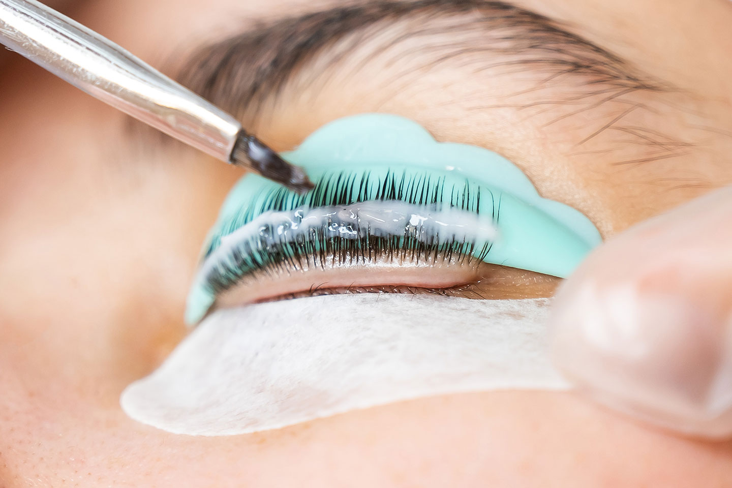 Lash lift och Brow lift med keratin hos Nuvee konst & vård i Sundbyberg