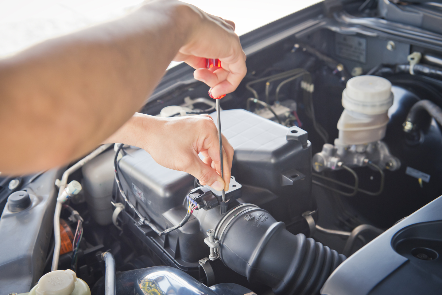 Basservice eller fullservice hos Cesars Bilvård