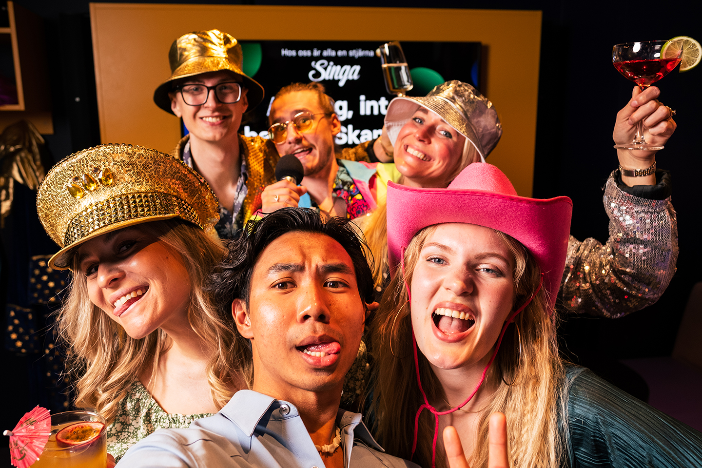 Karaoke i egen studio i 1 h & 45 min på Star karaoke på Vallgatan 16