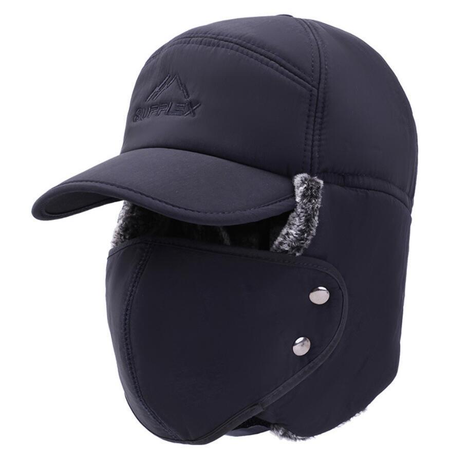 Fodrad mössa med avtagbar mask