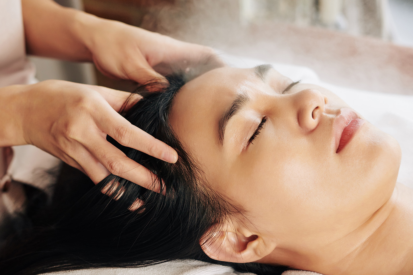 Japansk Head Spa 50 min hos Klinik 25 på Östermalm