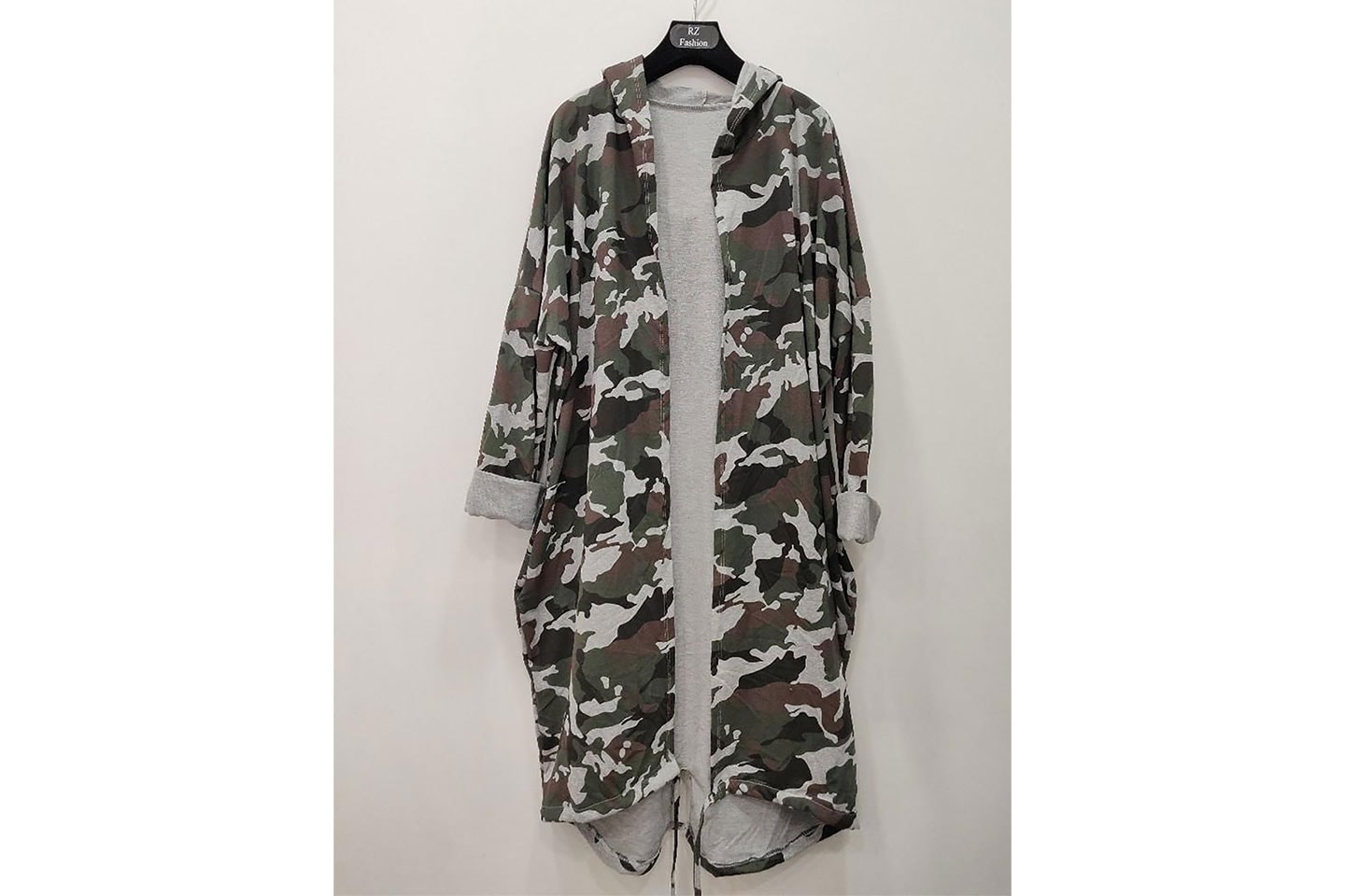 Lång hoodie med camouflagemönster (6 av 12)