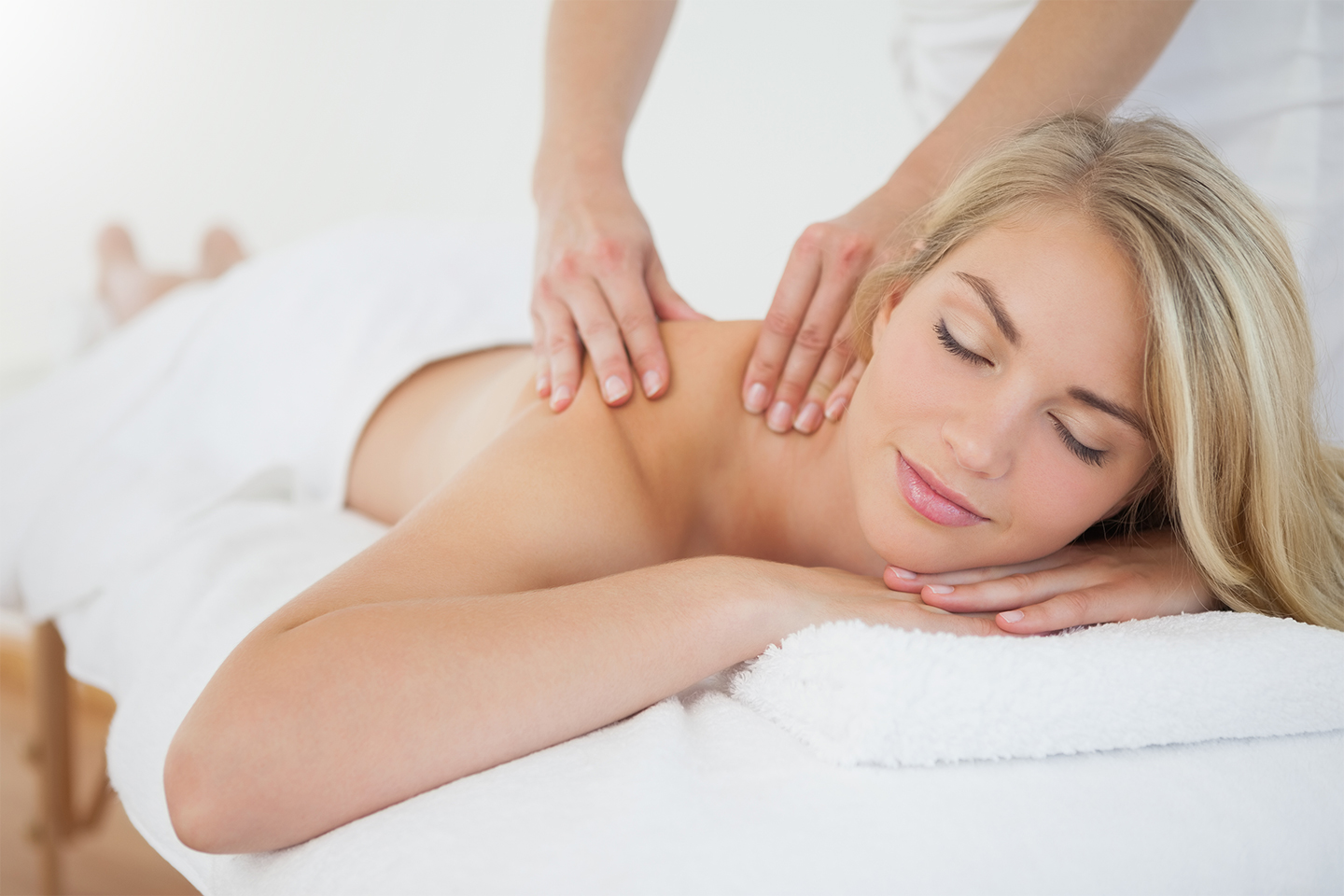 Aroma-, Klassisk- eller Idrettmassasje hos Pari`s Beauty Clinic i Sandvika