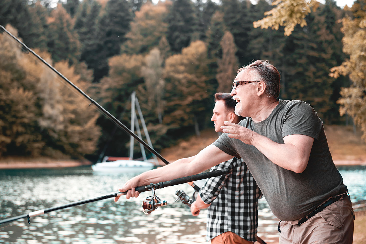 Heldag med fiskeguide, lunch & utrustning upp till 4 pers med FiskeDan