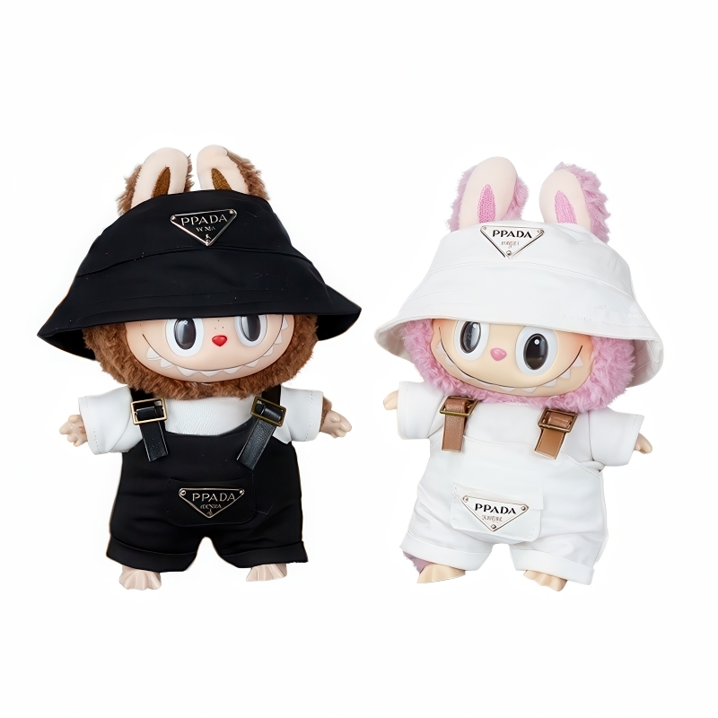 Dukke­klær til Labubu med selebukser og hatt