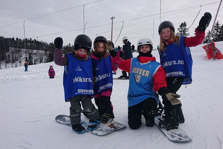 Kurs i ski eller snowboard for barn, ungdom og voksne fra skikurs.no, inkl. heiskort (7 av 9)