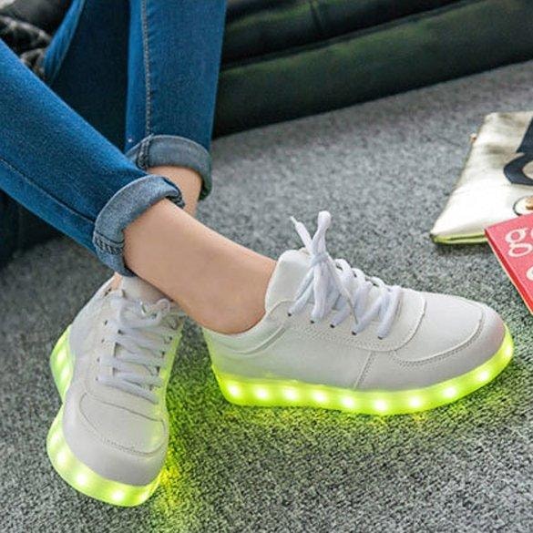LED skor sneakers Barn/Vuxna, VITA - storlek 27-45 (1 av 9)