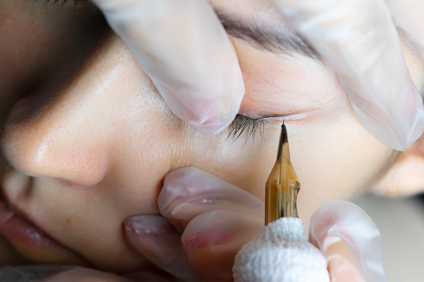 Lash liner eller läppkontur hos Black Diamond Studio i Linnéstaden