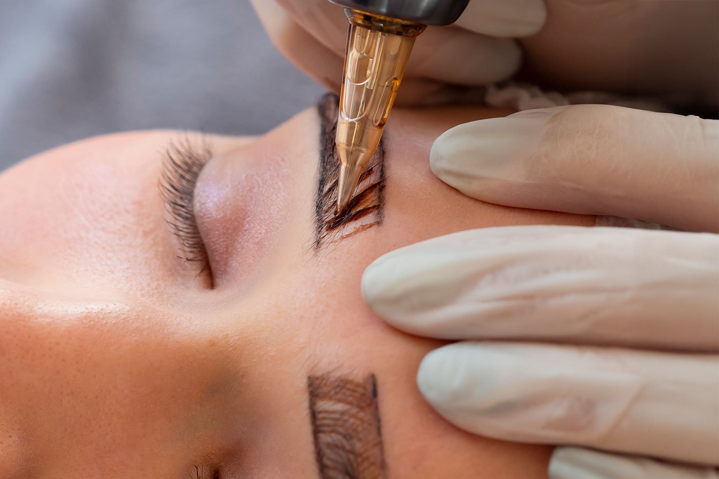 Microblading 3D bryntatuering inkl. återbesök i Sundbyberg