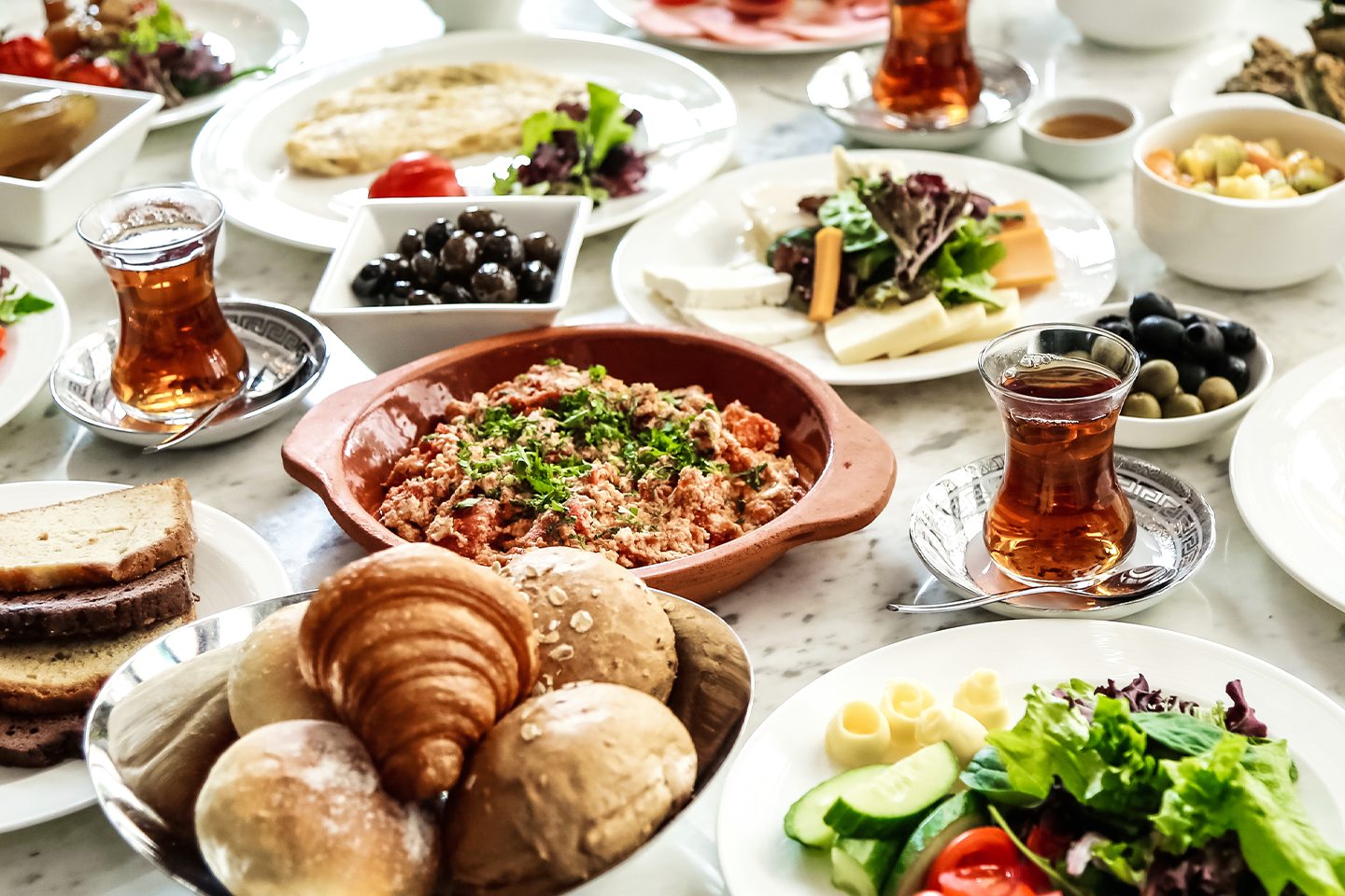 Generös brunchbuffé hos Restaurang Felicia i Gårda