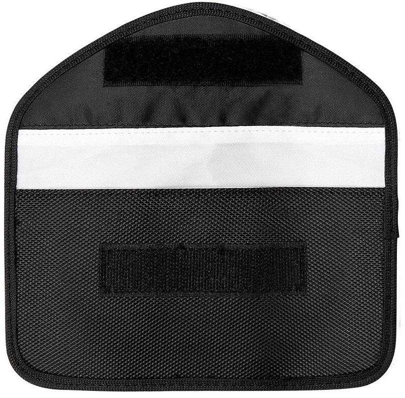 Svart väska med RFID-skydd för kort, telefon, bilnycklar, m.m. (3 av 7)