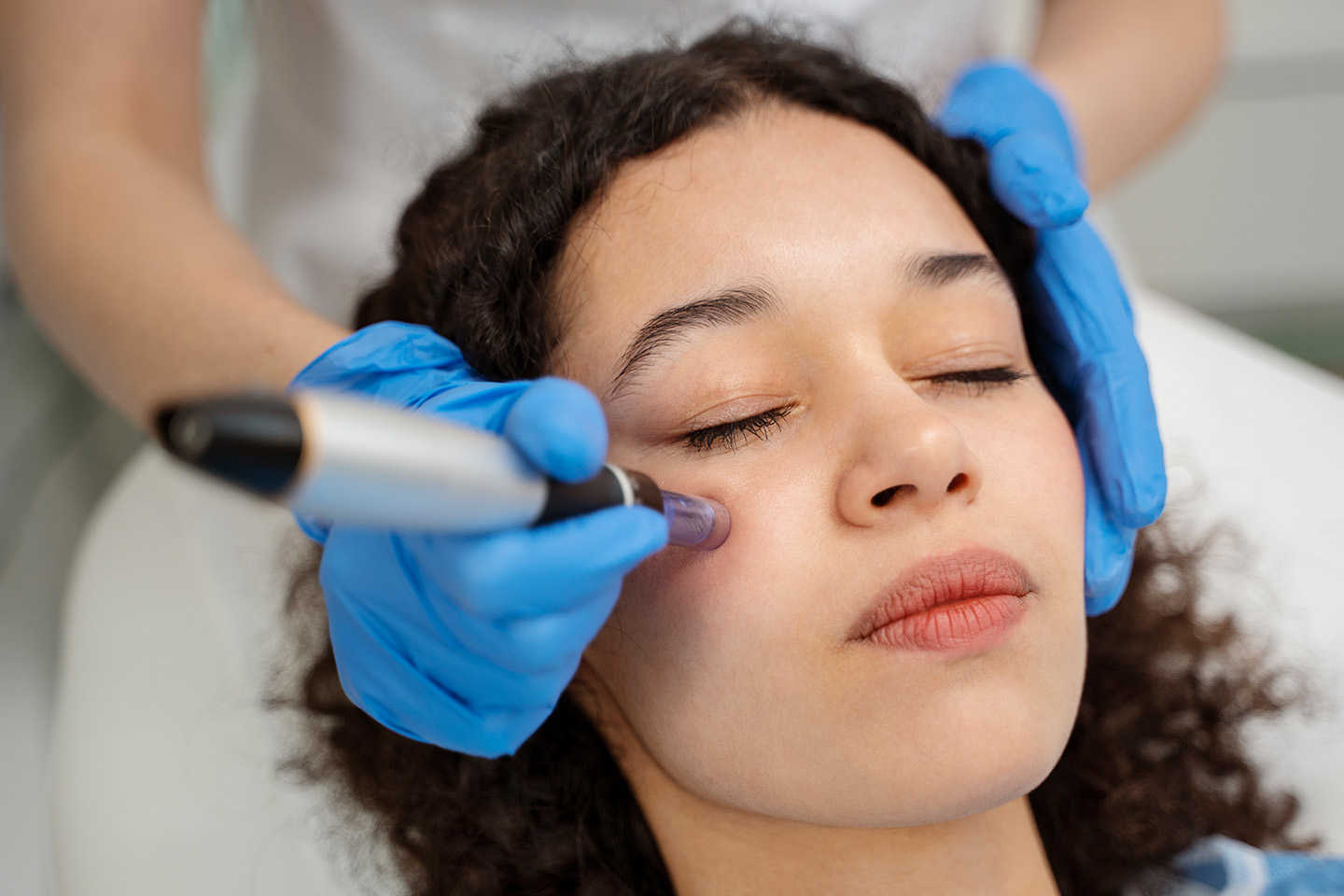 Microtoxin ansiktsbehandling hos Tota Estetiska klinik på Kungsholmen