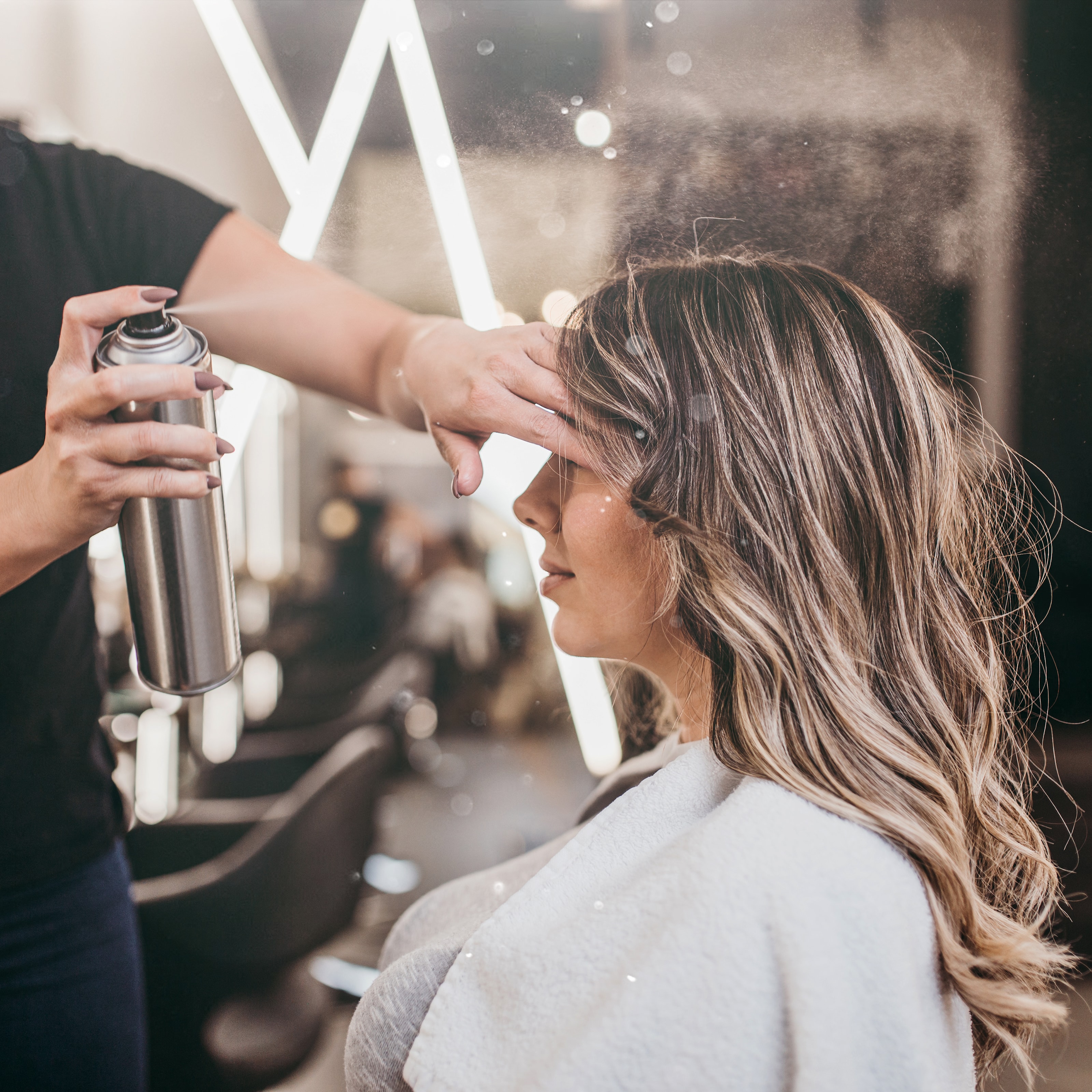 Balayage, klippning & hårinpackning hos Roya Beauty Salon i Solna (1 av 10)