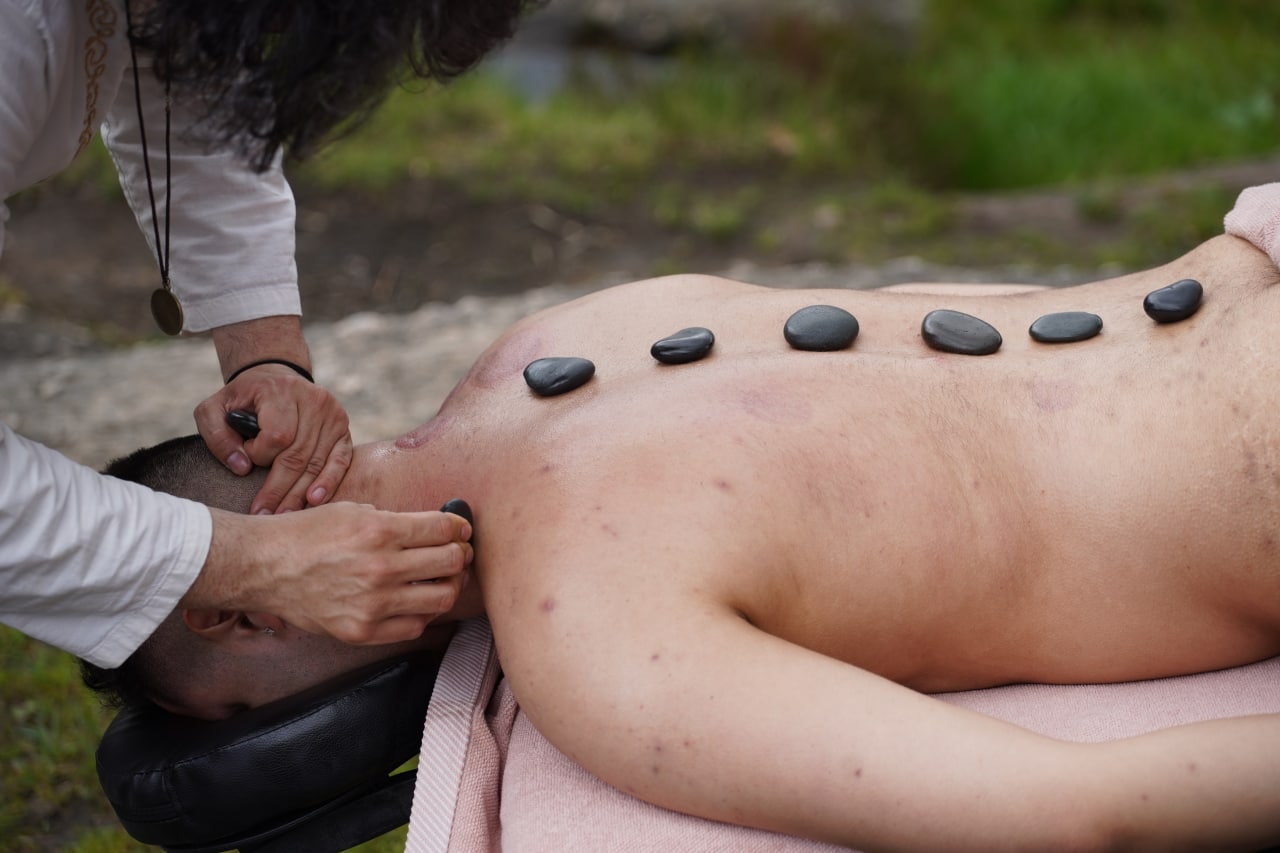 Valfri massage hos Relaxator, välj mellan 5 olika, 45-60 min (3 av 12)