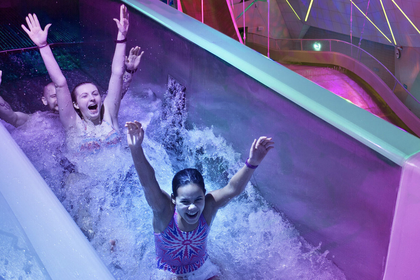 För 4 familjebiljett till actionbadet Kokpunkten i Västerås