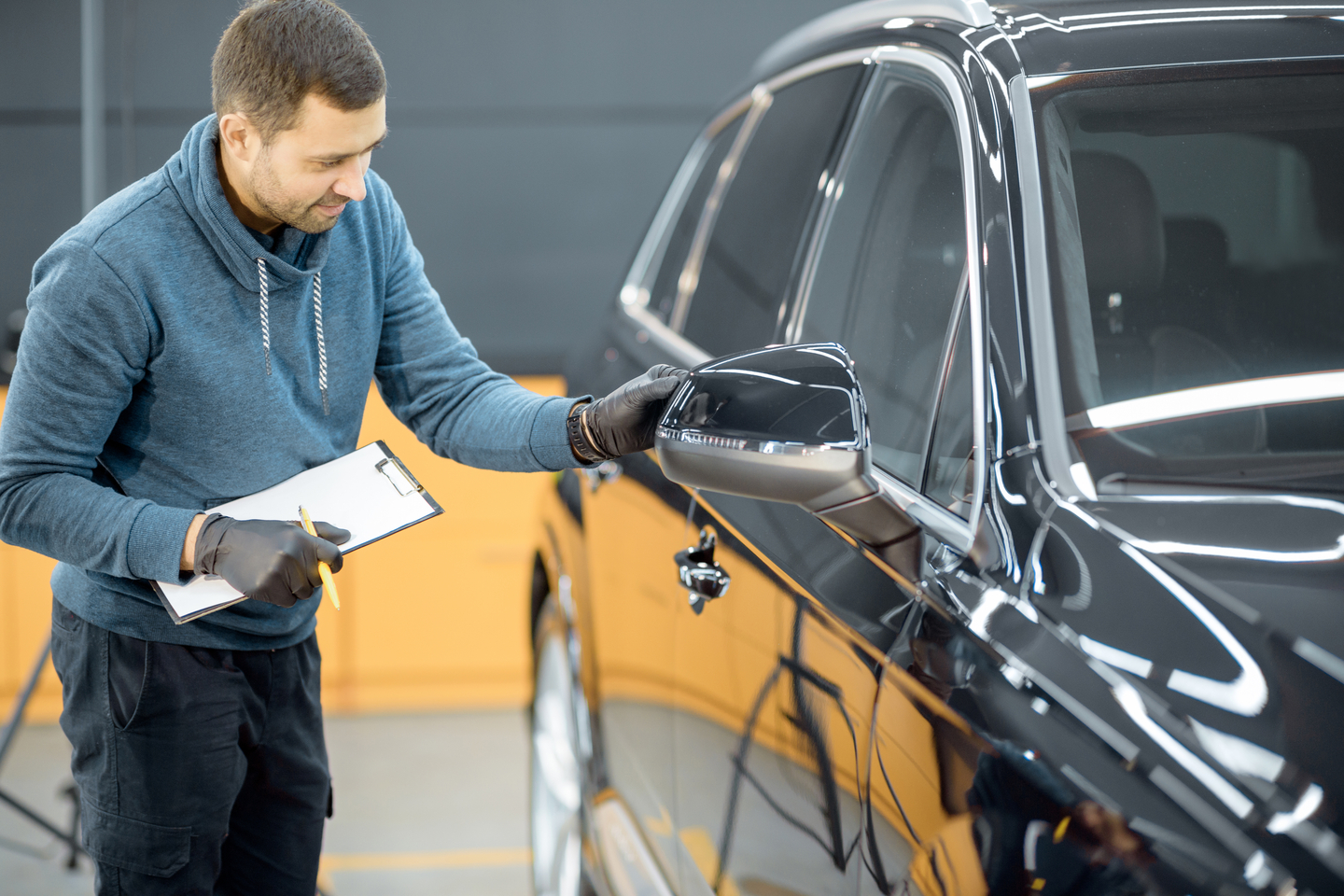 Laga repa eller lacken på bilen med 