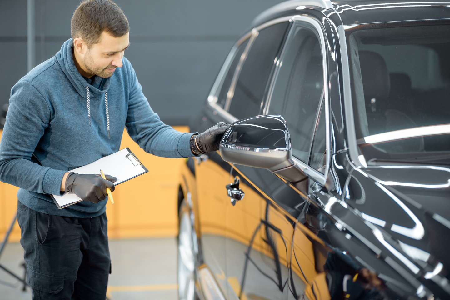 Laga repa eller lacken på bilen med "Spot Repair" hos BDS Bilverkstad (1 av 3)