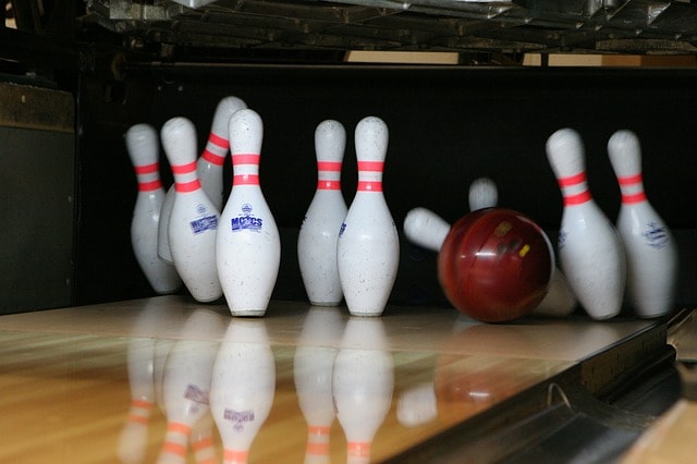 1 timmes bowling för 2 - 4 personer inkl. skor hos Sportcenter Syd (2 av 5)