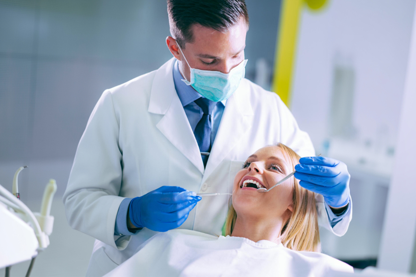 Full tannlegeundersøkelse med Airflow-rens hos Tannlegehuset på Strømmen