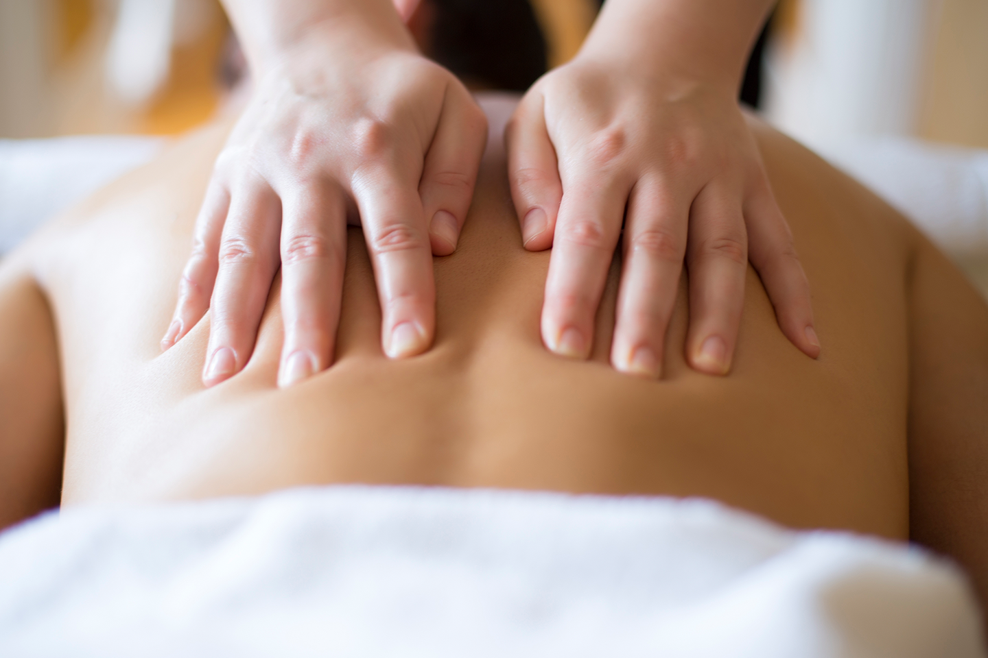 Klassisk svensk massage 30 minuter hos voco Stockholm Kista Hotel