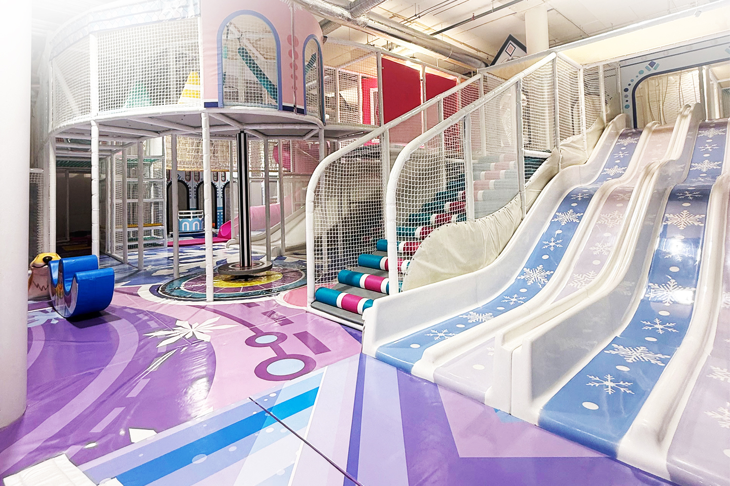 Inngangsbillett + en Slush hos Pingo’s Lekeland på SNØ