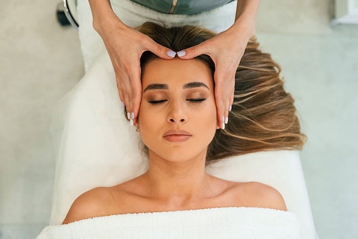 Express Facial massage 15 min hos By Mishal