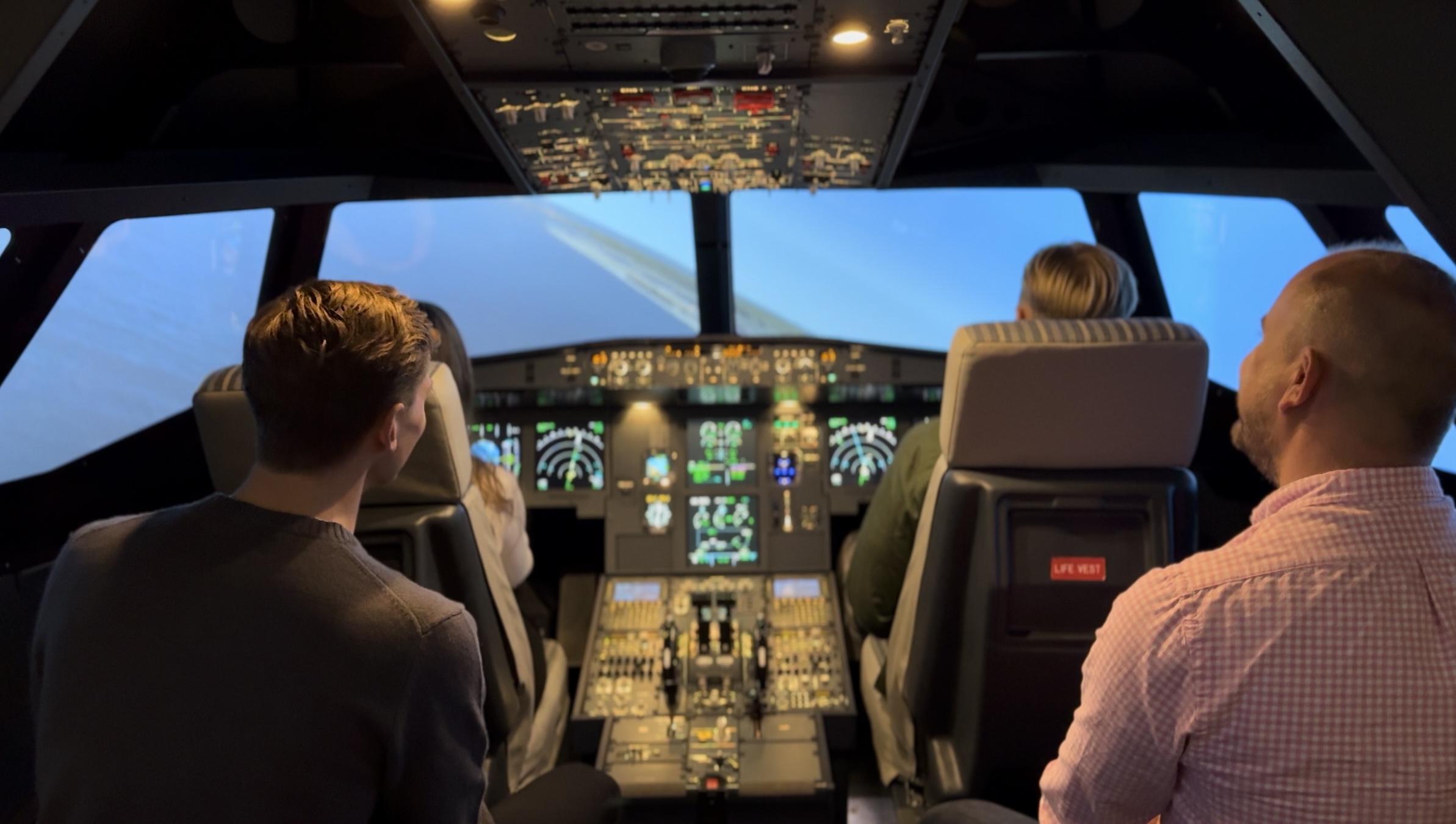 Flyg Airbus A320 i Flygsimulator hos FlyBy på Quality Hotel View i ...