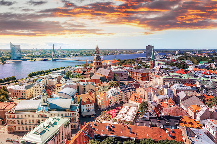 To netter i Riga inkludert fly, hotell og frokost. Fra 2 299,- pr person.