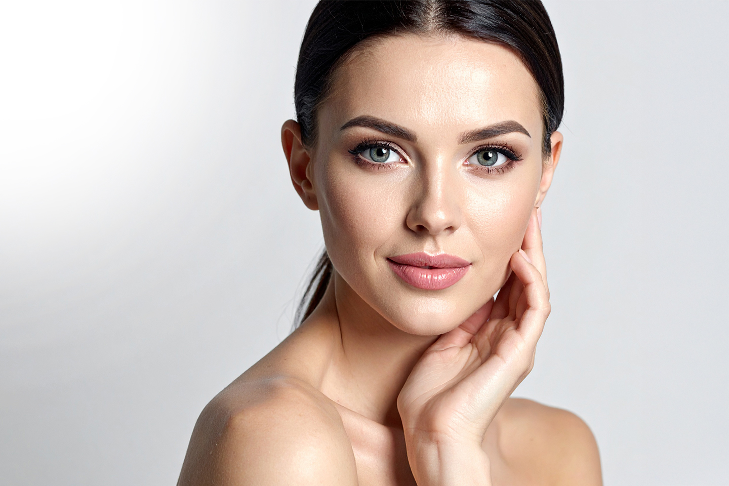 Velg mellom Hydrafacial eller CO2 laser for ansikt hos Bellissima Clinic på Nordstrand