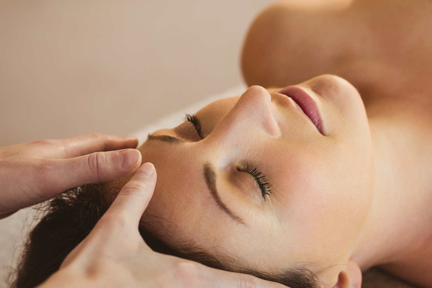 Head Spa 60 min hos Aura Relax i Frölunda