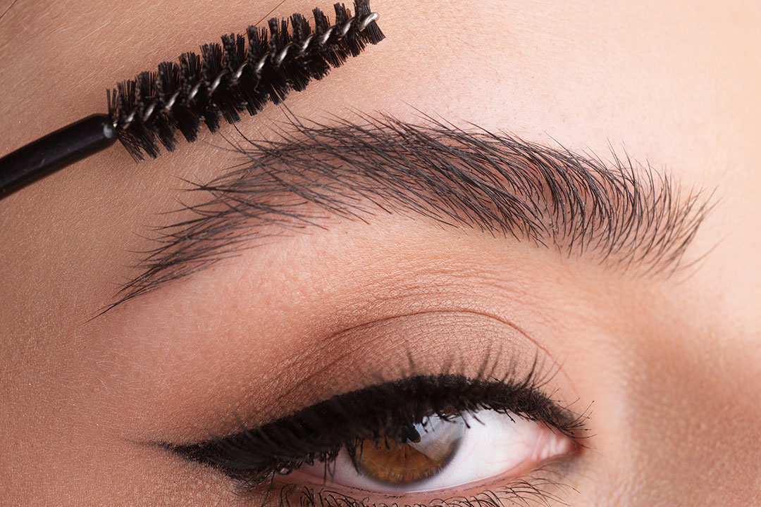 Ögonbrynstransplantation hos Dottoressa Clinic, inom Vallgraven