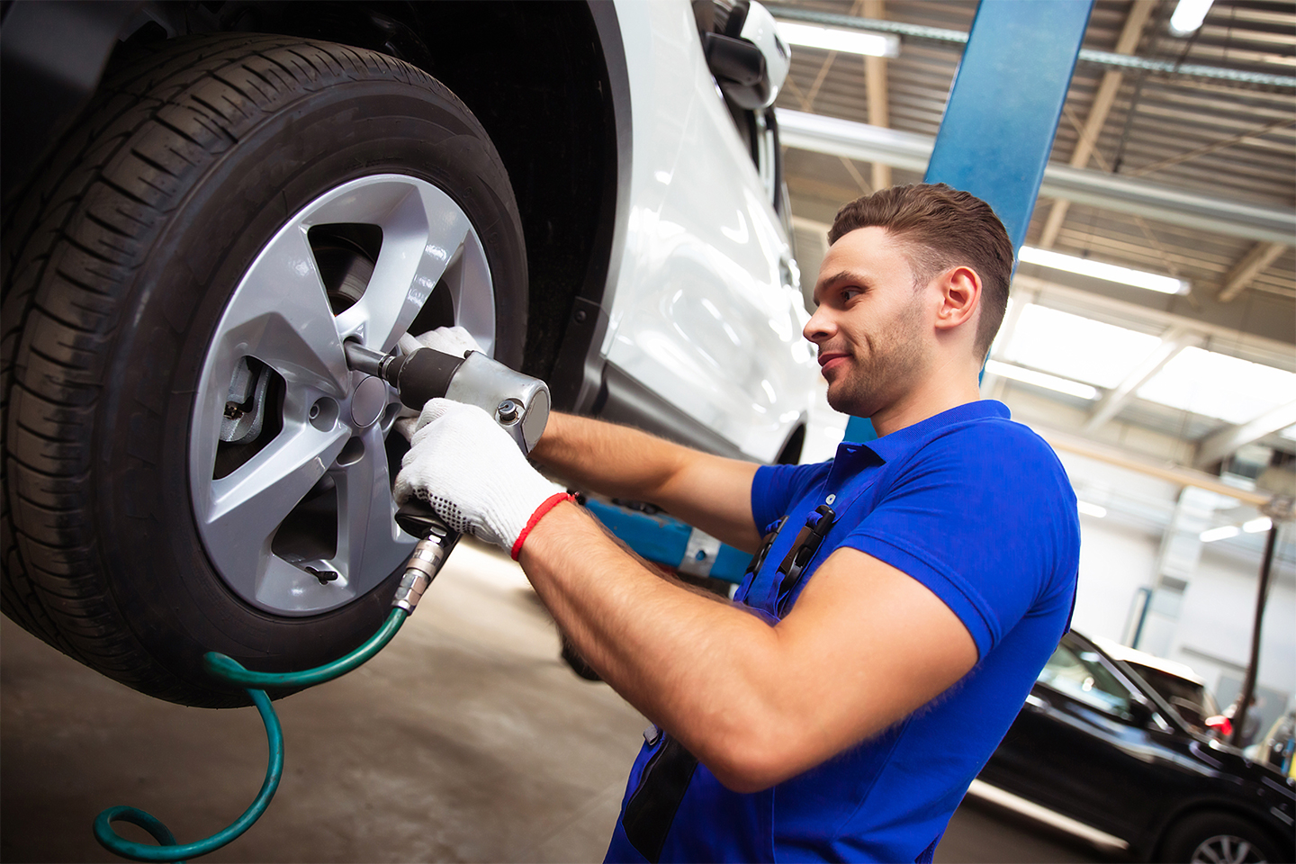 Dekkskift inkludert vask av vinterdekk hos Bærum Bilpleie i Sandvika