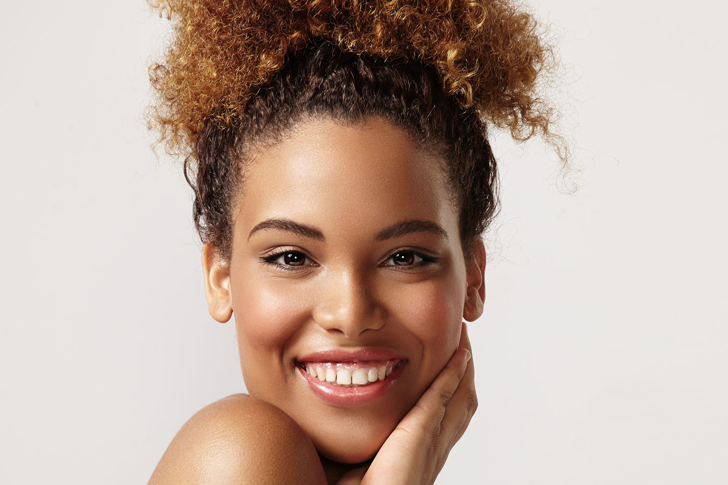 Hudföryngring med IPL 4 tillfällen hos Bromma Laserklinik