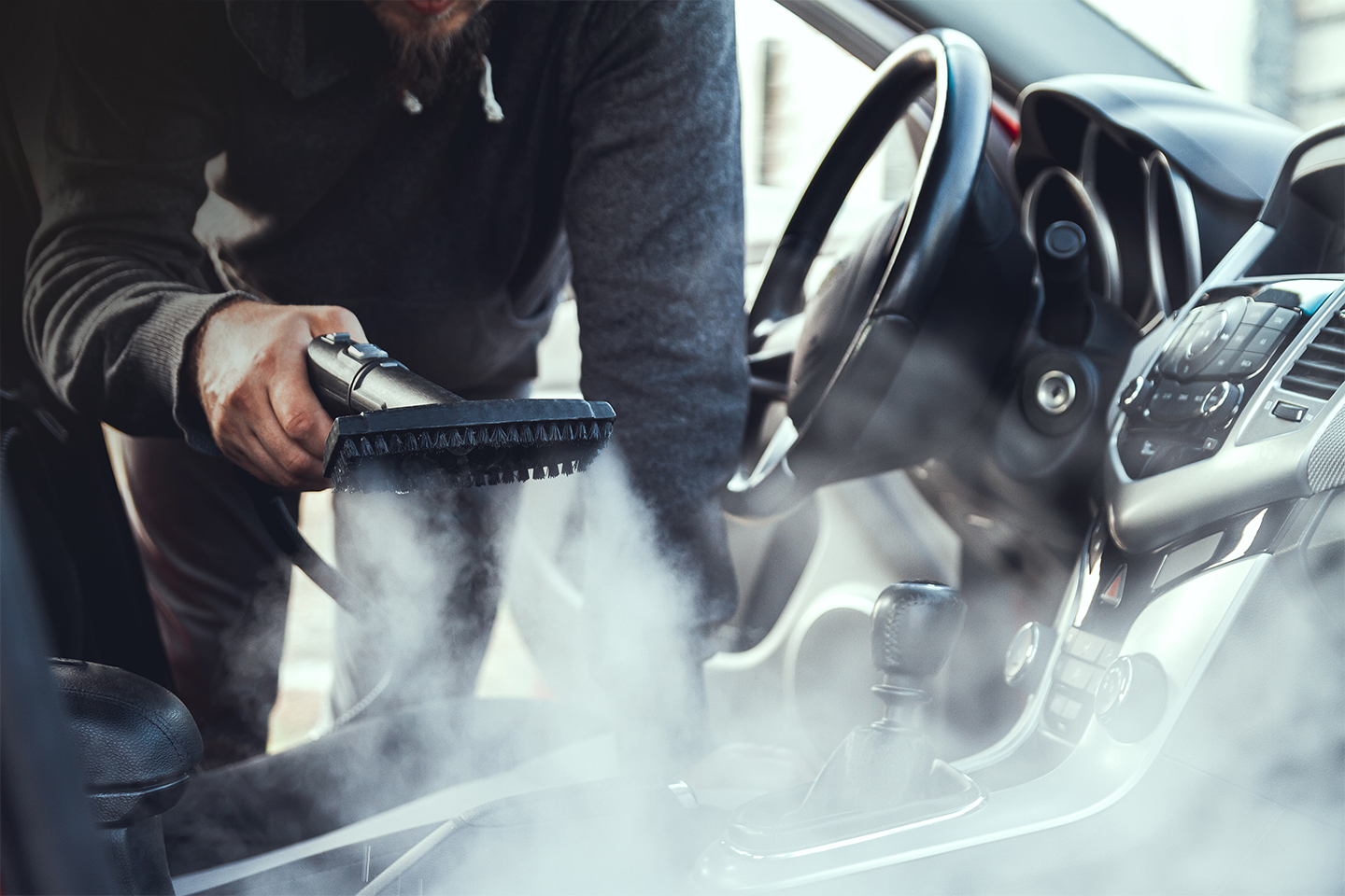Innvendig rens av bilen hos Trondheim Bilvask Lade